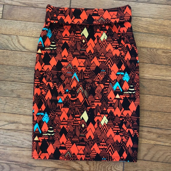 LuLaRoe Dresses & Skirts - New 🎉Lularoe Cassie skirt